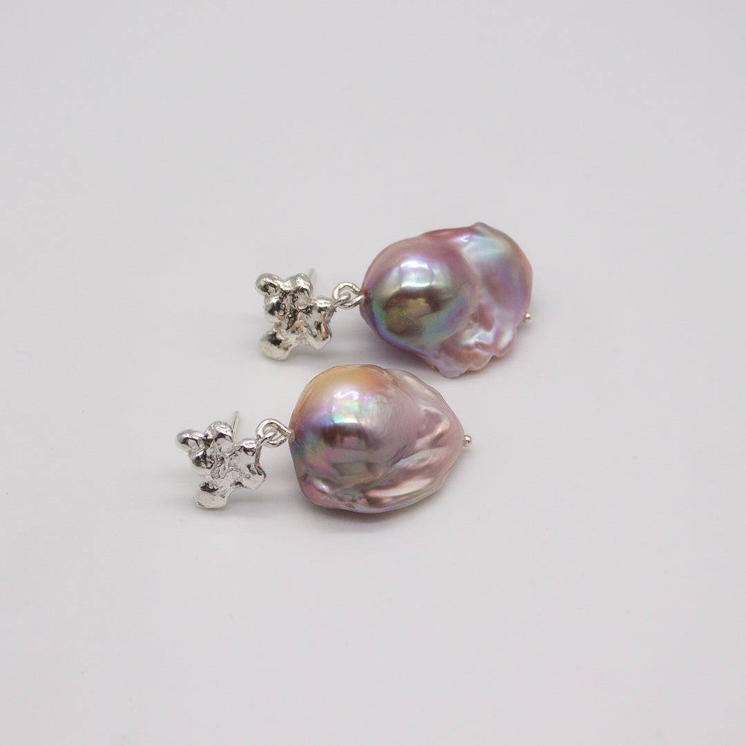 FJELLSTRAND Lavender // Ohrringe mit lavendelfarbenen Barockperlen