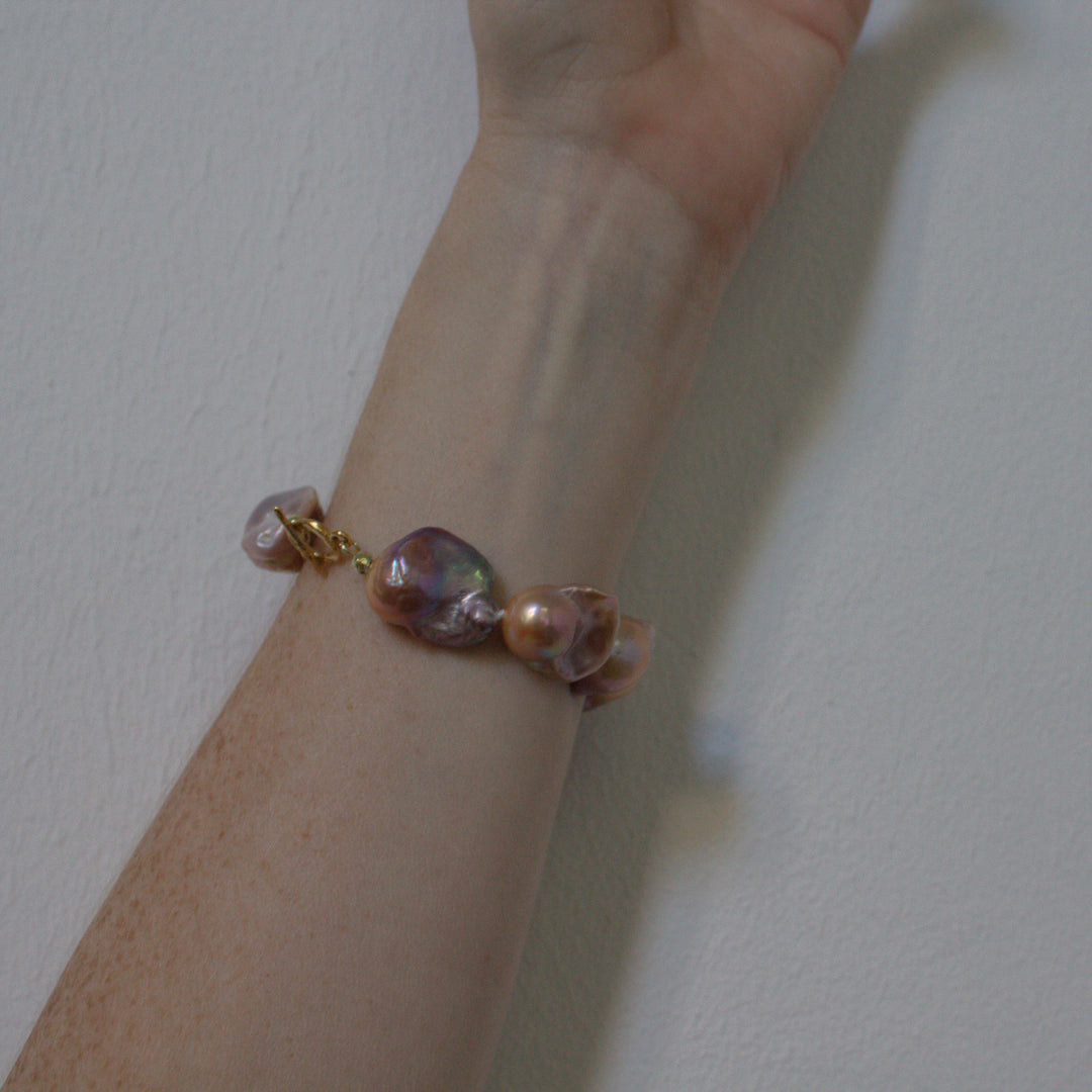 LISGARDEN Lavender // Armband mit großen lavendelfarbenen Barockperlen