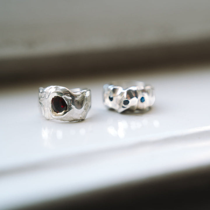 KVANNDAL // Statement-Ring mit Saphiren