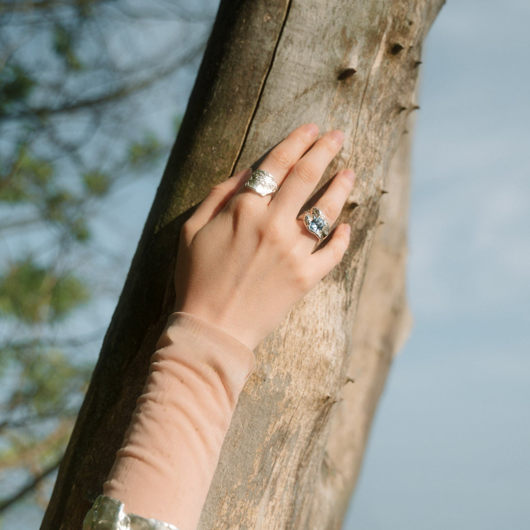 AMALIENBORG // Geöffneter Ring mit blauem Topas