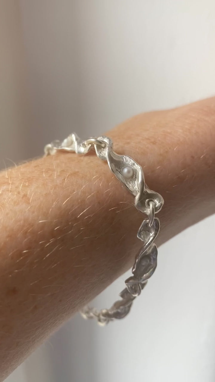 GULSVIK // Armband aus Silber mit zarten Perlen