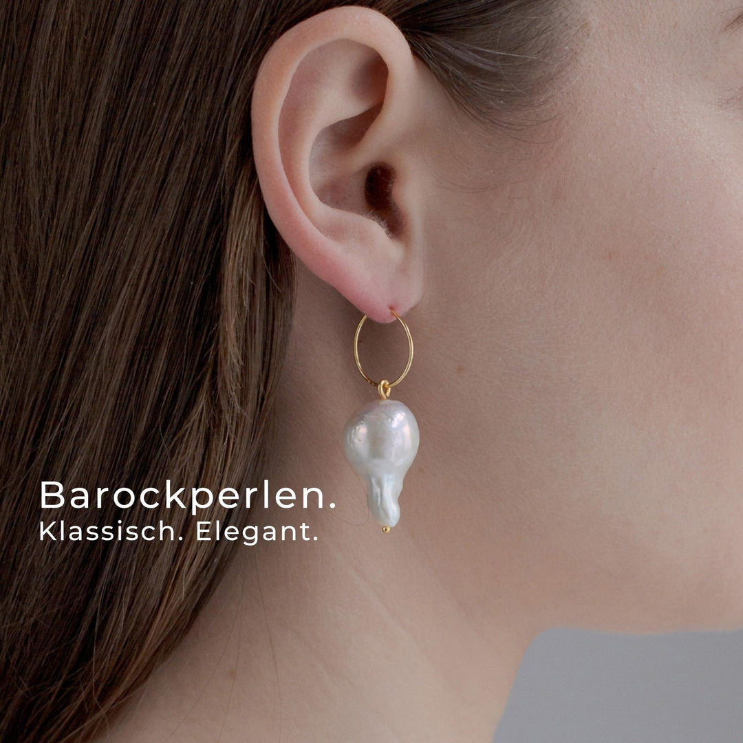 CAPRAIA // Creolen mit großen Barockperlen