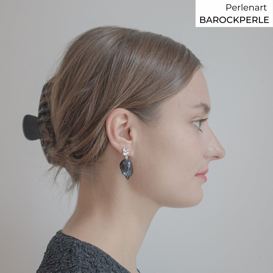FJELLSTRAND Midnight // Silver earrings with baroque or Tahitian pearls