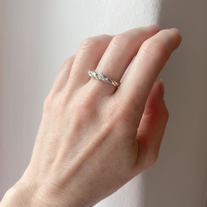 FEVIK // Ring mit organischem Twist