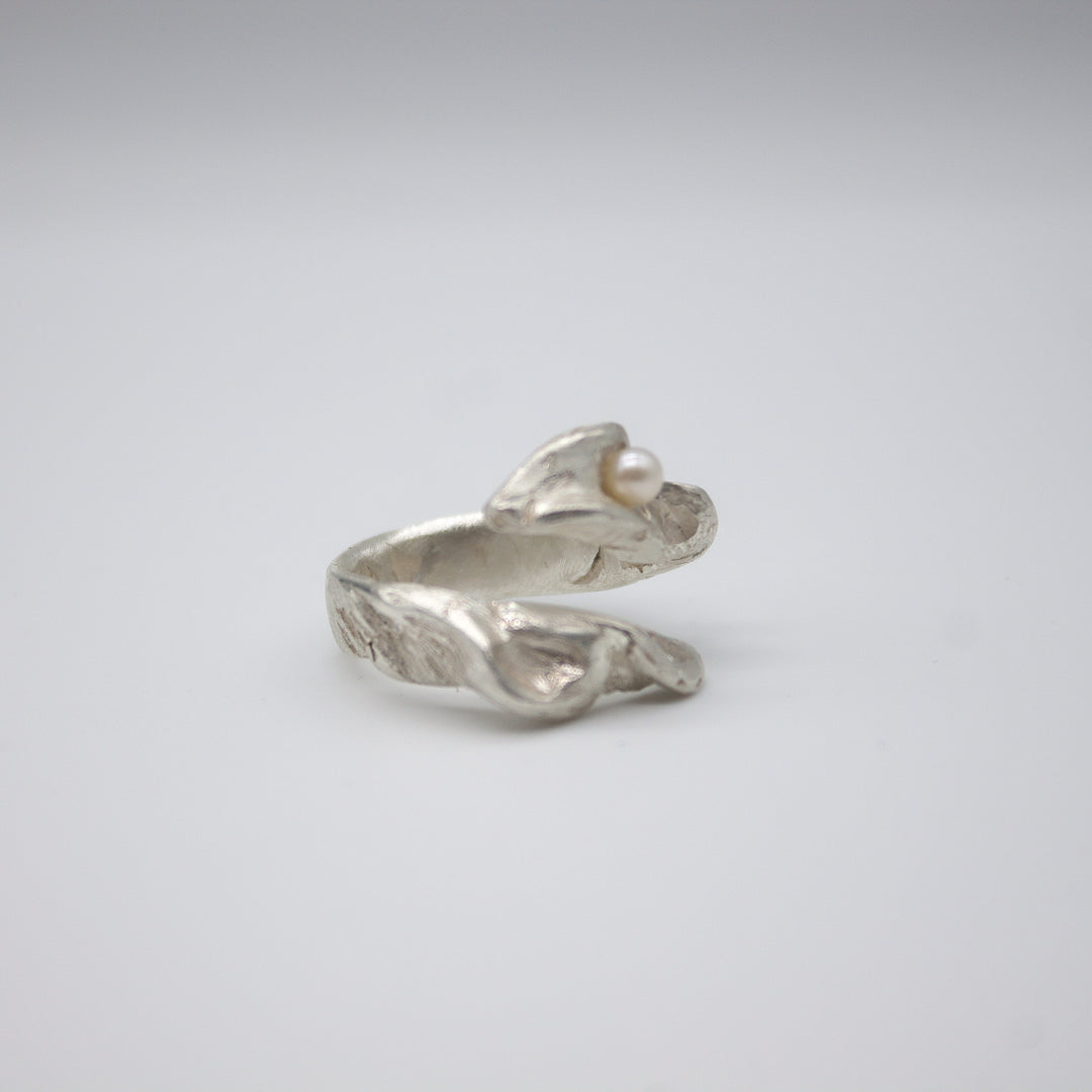 ELVDAL // Ring mit kleiner Süßwasserperle