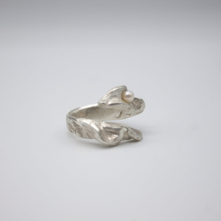 ELVDAL // Ring mit kleiner Süßwasserperle