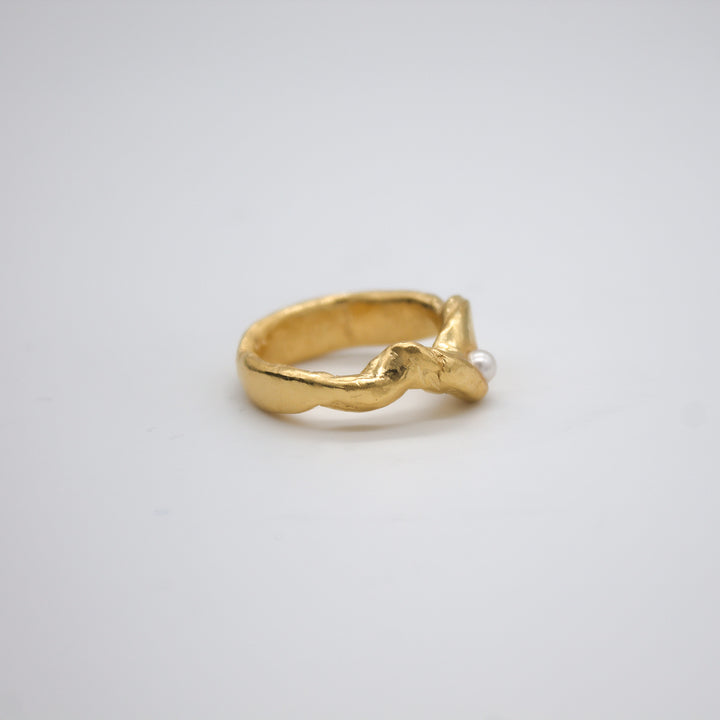 GJERDE // Ring mit kleiner Süßwasserperle