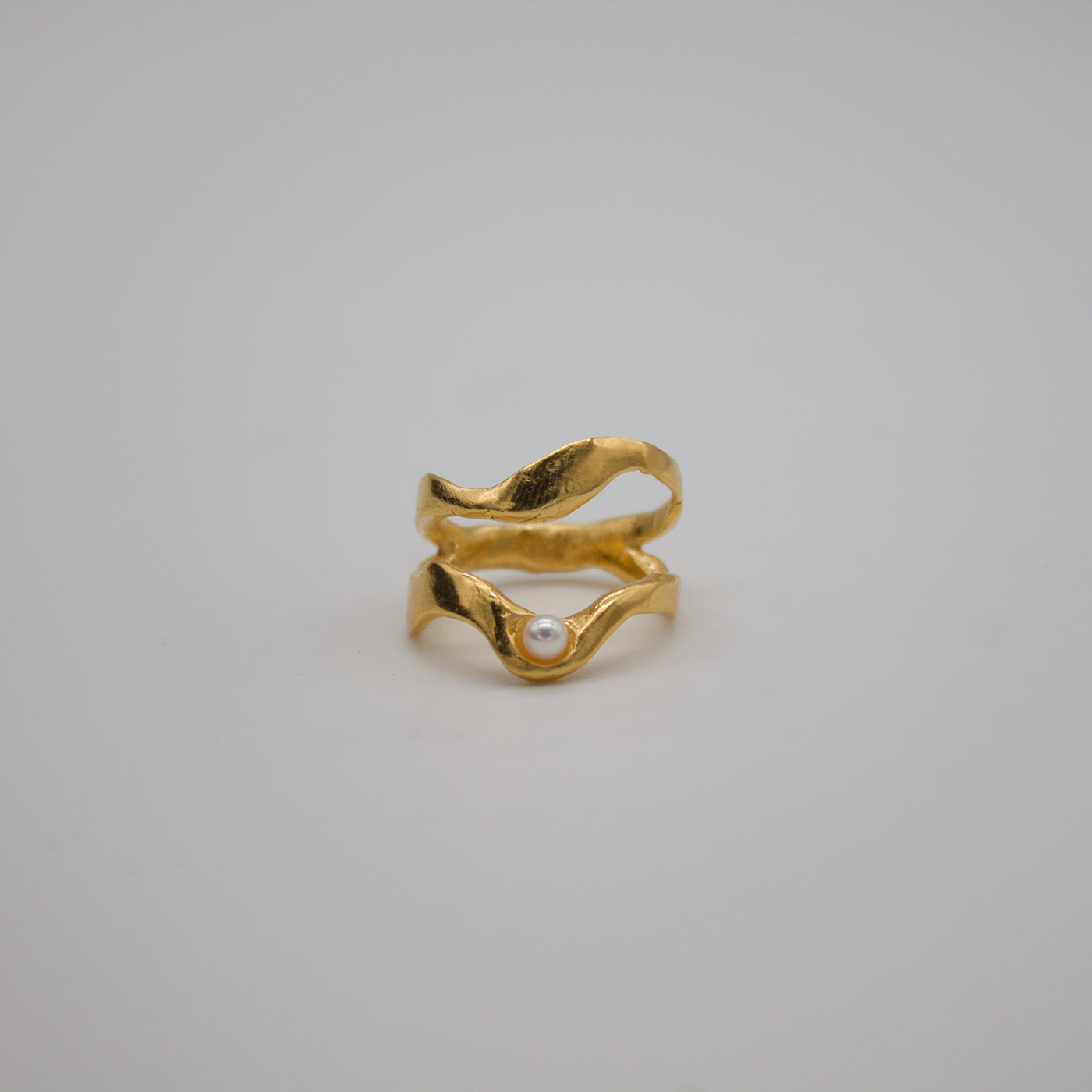 FRYA // Ring vergoldet mit einer kleinen Süßwasserperle
