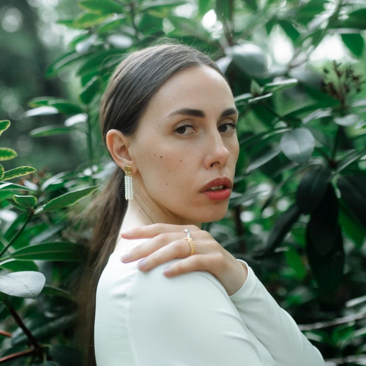SUNDBY // Ear studs gold-plated with delicate freshwater pearls