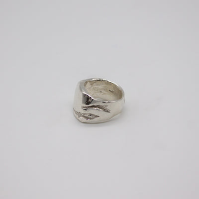 ANGVIKA // Fine silver ring with 3 small freshwater pearls