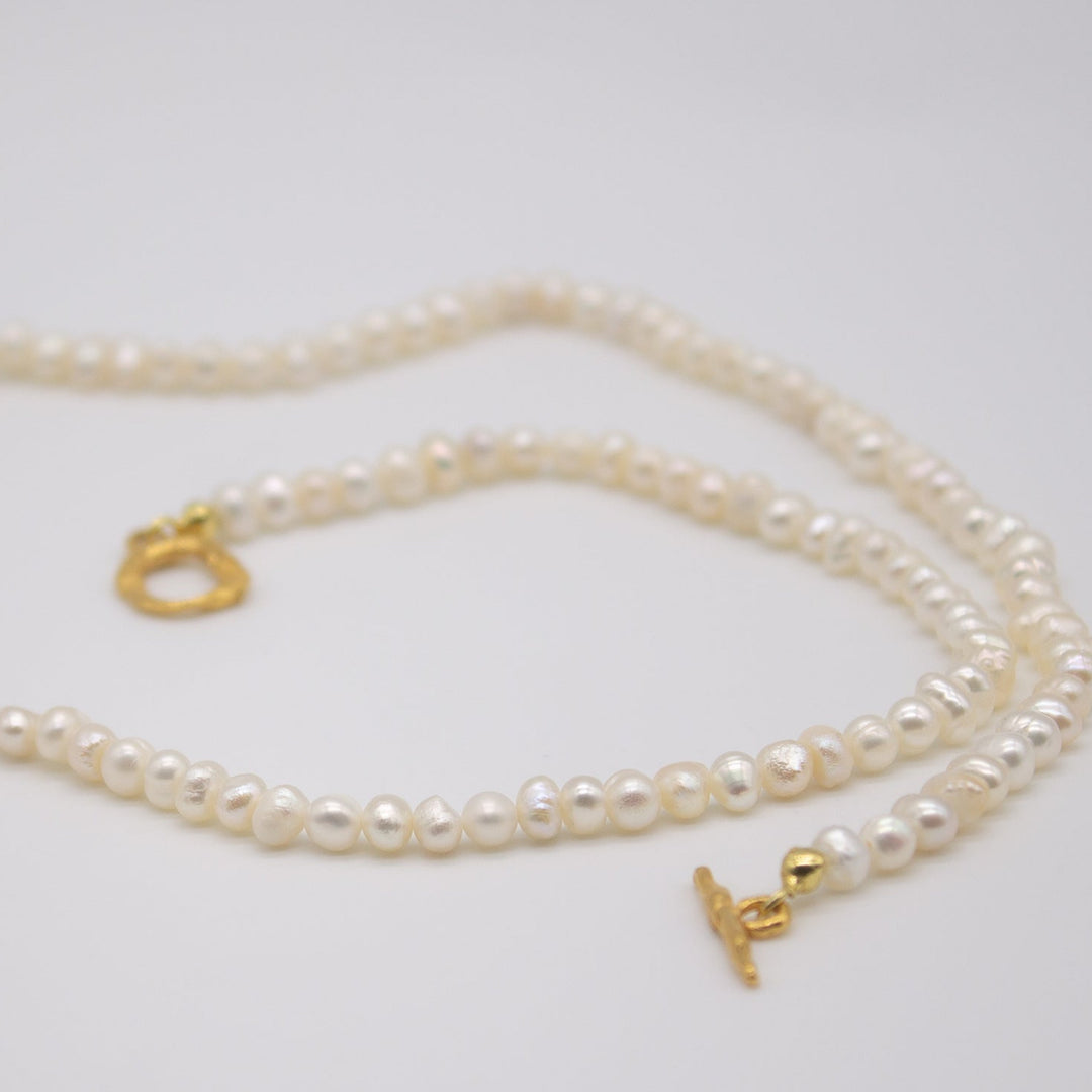 HELGJA // Pearl necklace with clasp silver