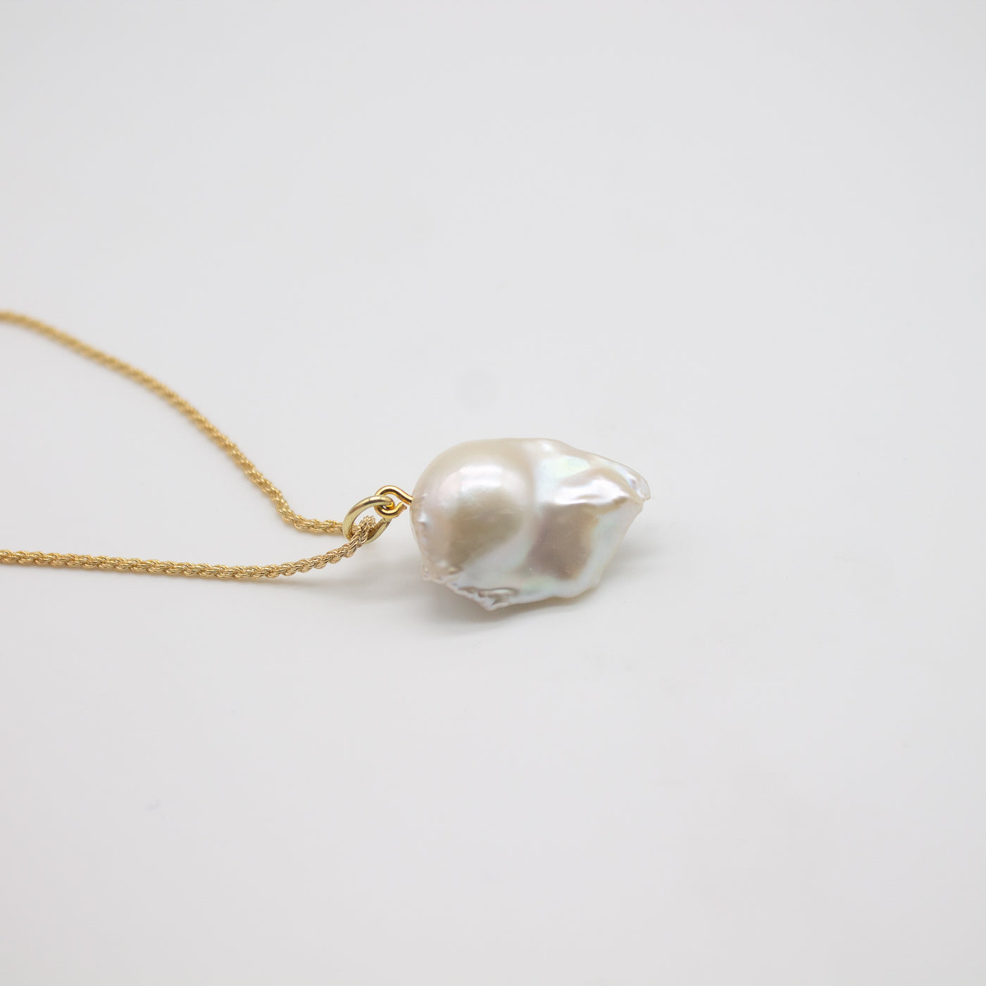 SVELVIK // Sterling silver necklace with Akoya pearl