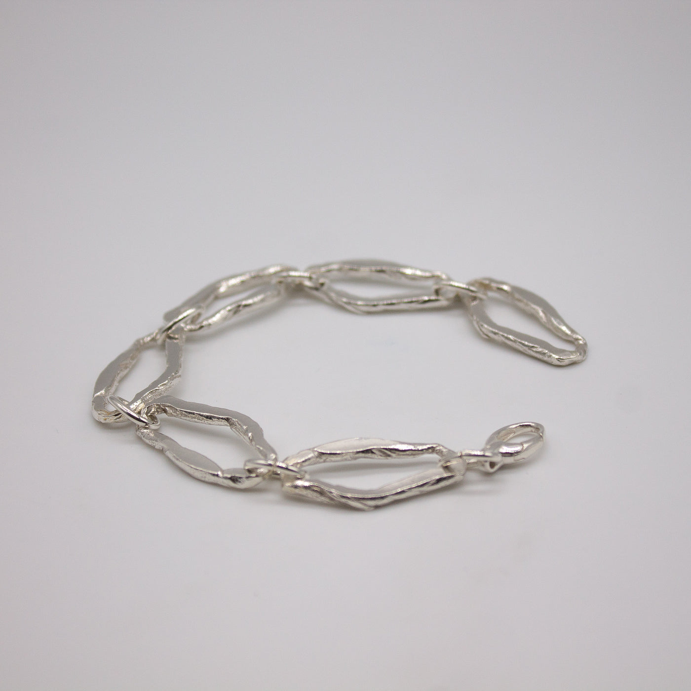 LINDALEN // Statement-Armband aus Silber