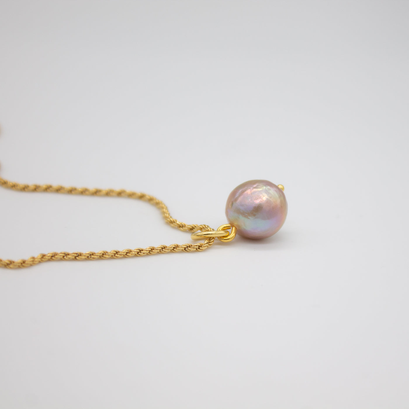 SVELVIK // Sterling silver necklace with Akoya pearl