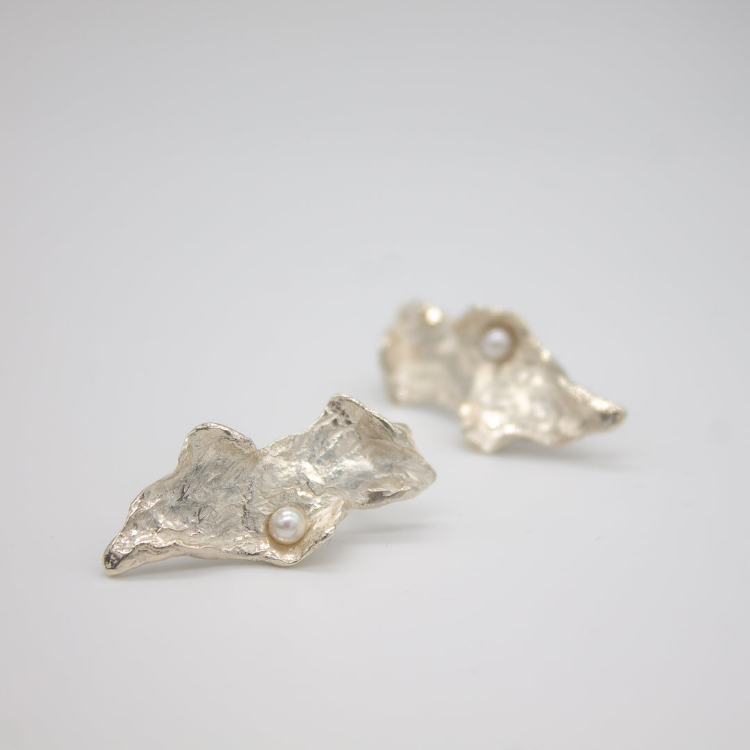 TOVIK // Ear studs gold-plated with freshwater pearl