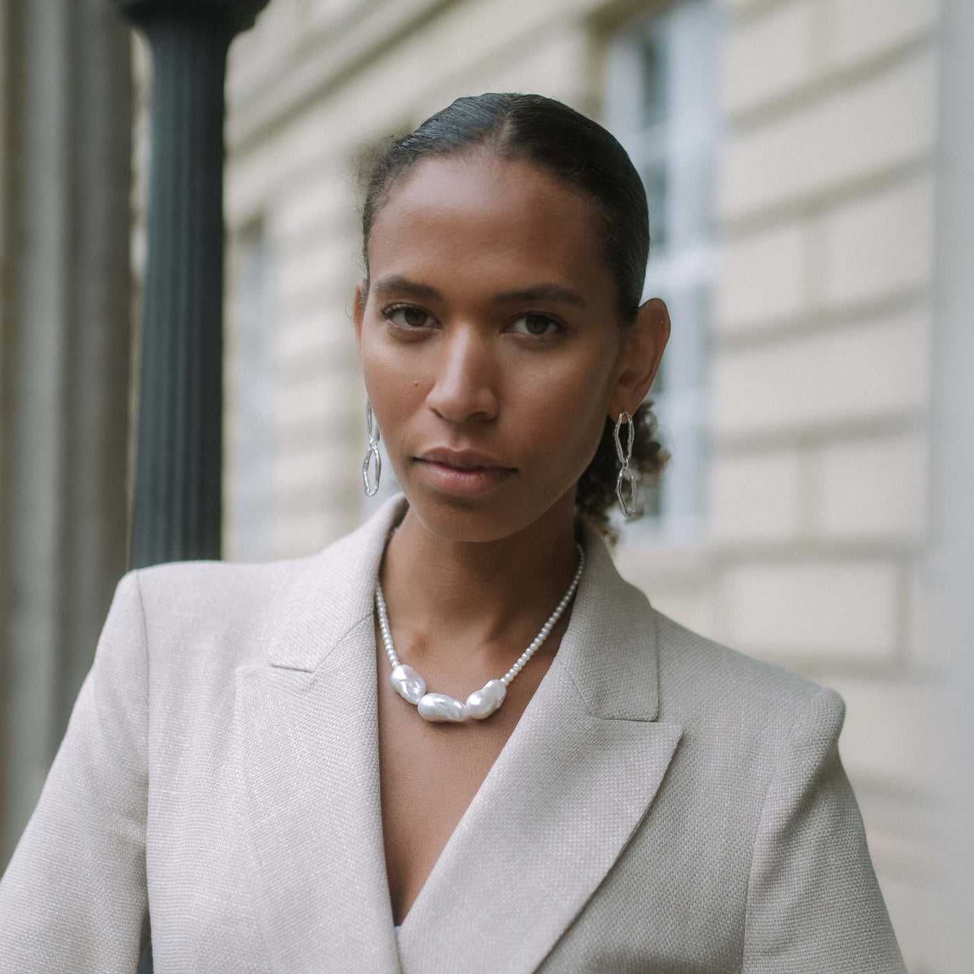 LINNESTAD // Necklace with large baroque pearls &amp; clasp silver