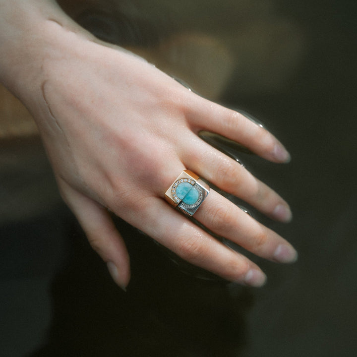 HAVLYS // Ring mit Larimarstein & 11 feinen Topas