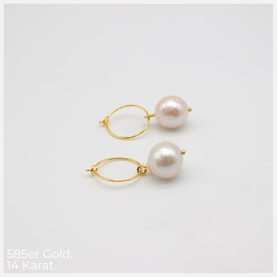 VIGNOLE 585 GOLD (14k) // Hoop earrings with small baroque pearls 