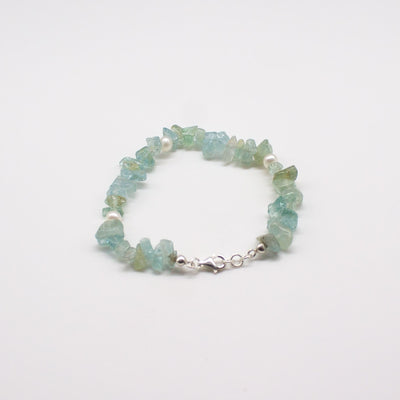 HIMMELBLÅ // Armband mit Aquamarinen und Süßwasserperlen