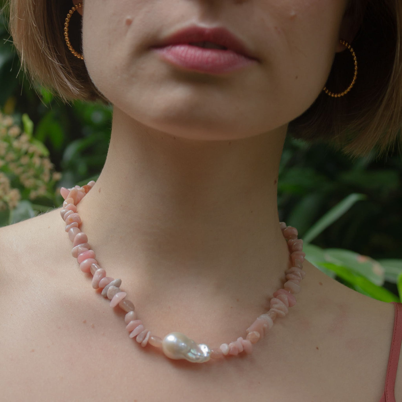 KERTEMINDE // Necklace with elongated &amp; round freshwater pearls clasp in gold plating
