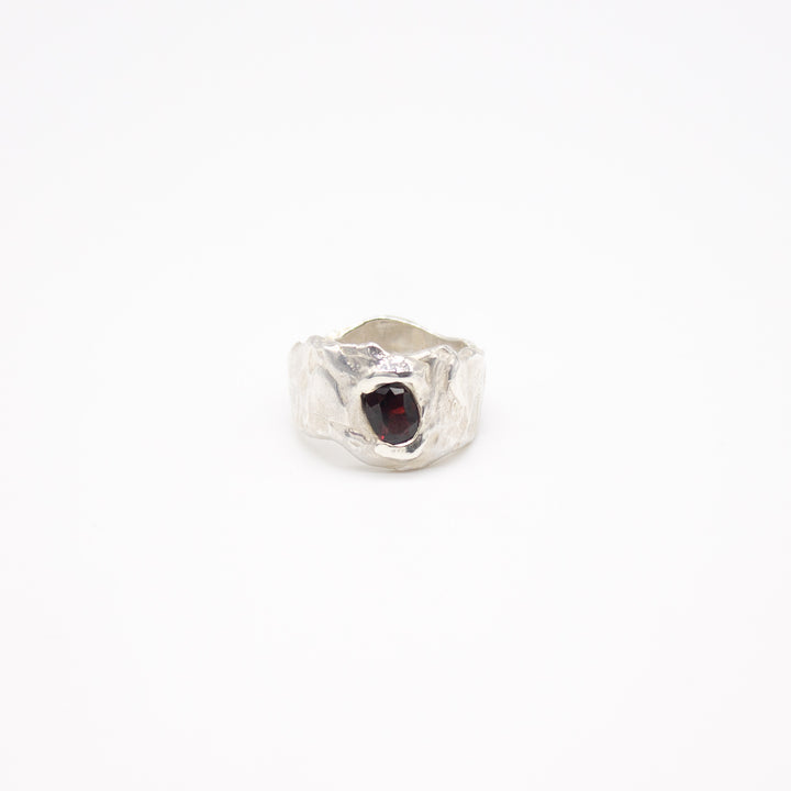 ANGVIKA // Fine silver ring with 3 small freshwater pearls