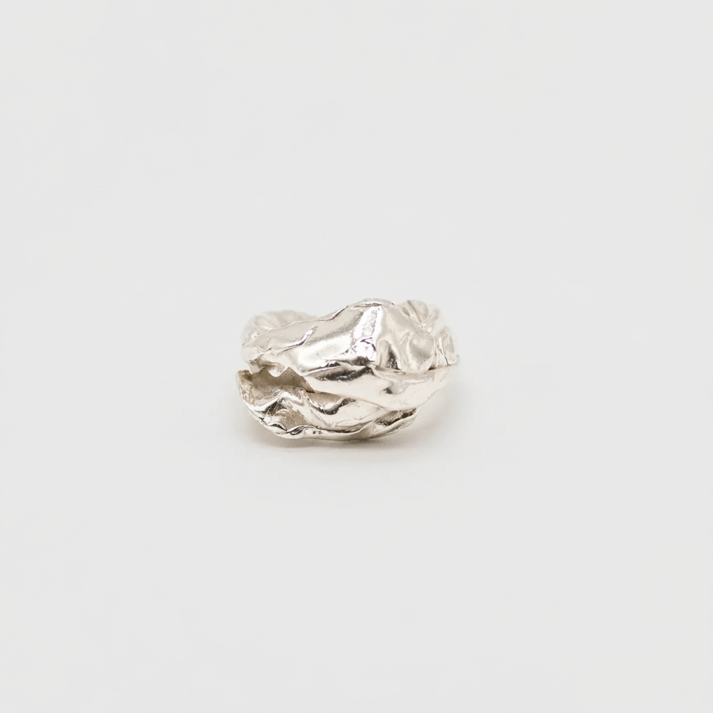 LYNGSTRANDA // Ring in Knotenoptik