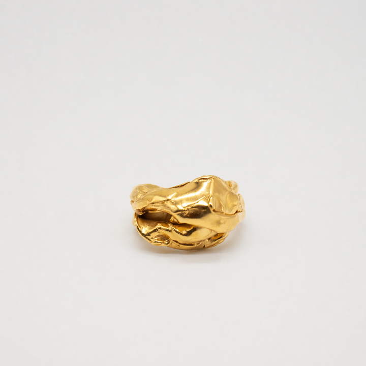 LYNGSTRANDA // Ring in Knotenoptik