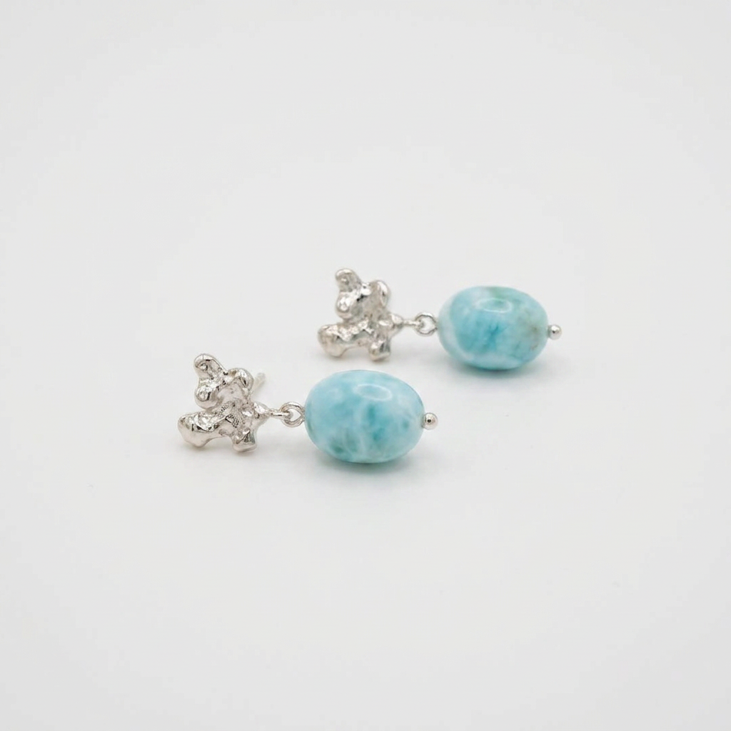 HAVLYS // Ohrstecker mit zarten Larimar-Edelsteinen