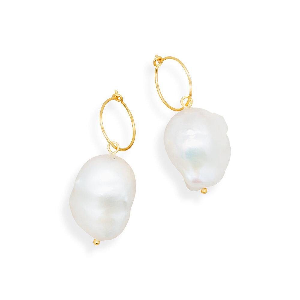 CAPRAIA // Hoop earrings made of sterling silver with large baroque pearls