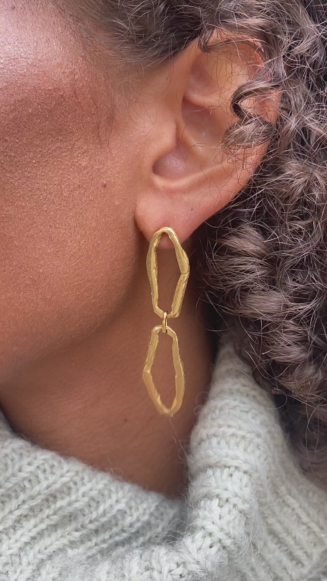 LINDALEN // Statement-Ohrringe aus vergoldetem Silber