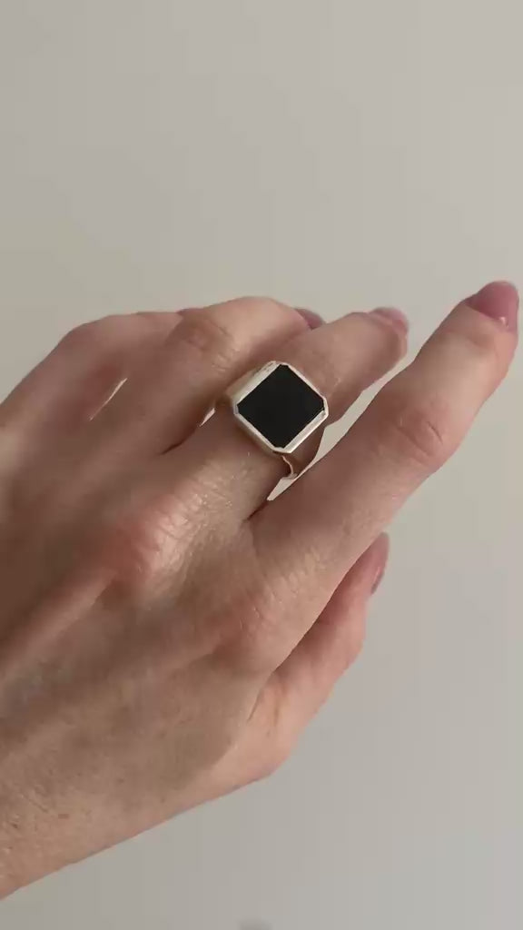 GRANKLINT // Siegelring mit schwarzem Onyx