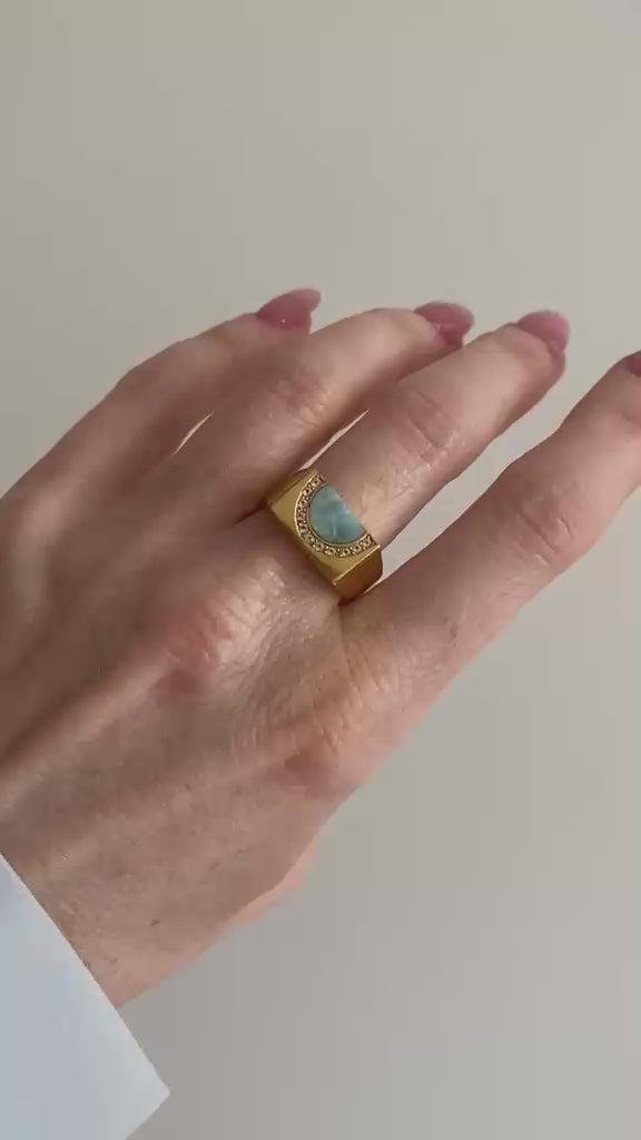 HAVLYS // Ring mit Larimarstein & 11 feinen Topas