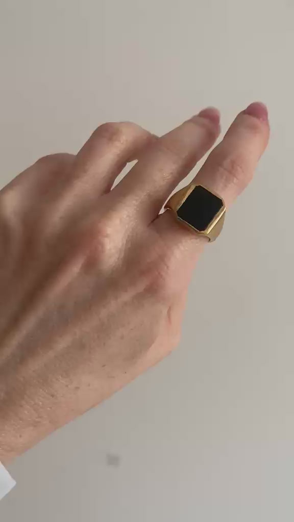 GRANKLINT // Siegelring mit schwarzem Onyx