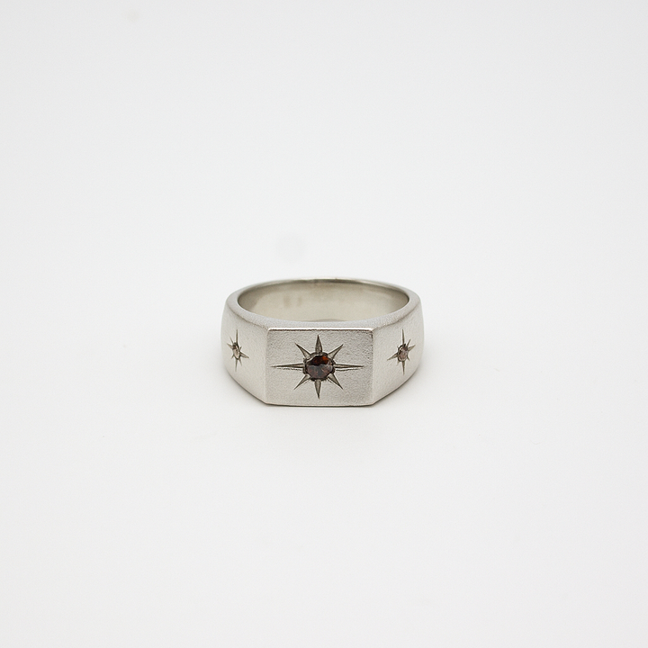 STJERNESKUD // Ring mit Rauchquarz in Sternform
