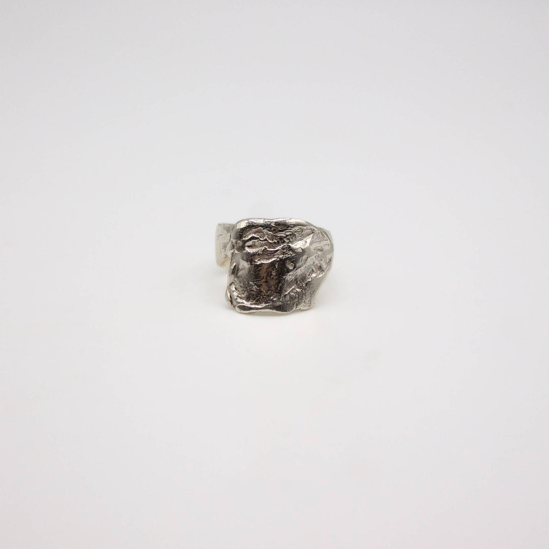 ANGVIKA // Fine silver ring with 3 small freshwater pearls