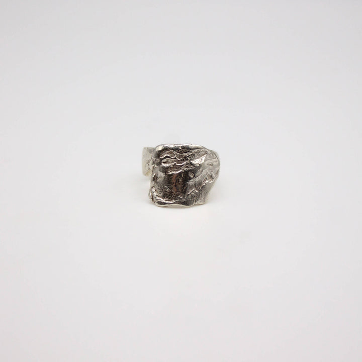 ANGVIKA // Fine silver ring with 3 small freshwater pearls