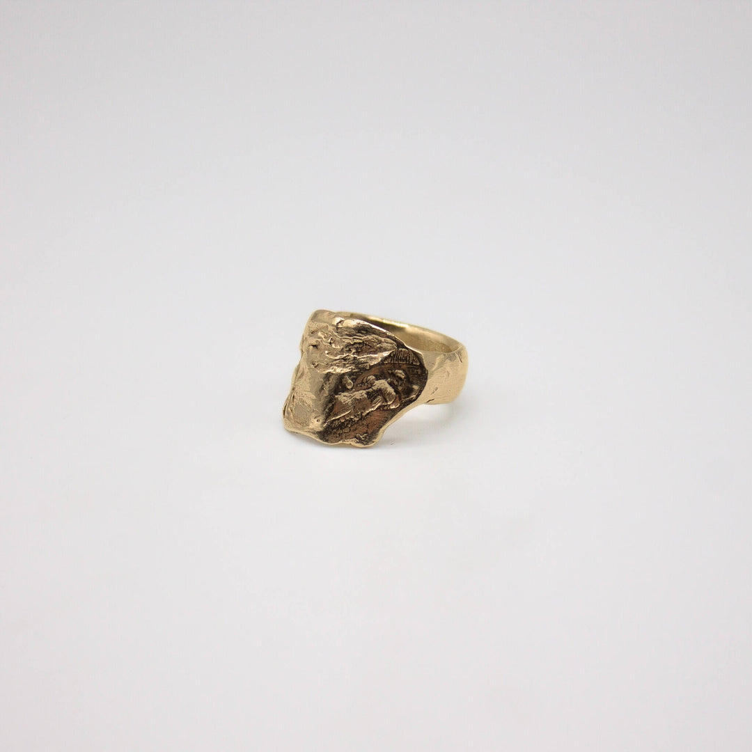 ANGVIKA // Fine silver ring with 3 small freshwater pearls