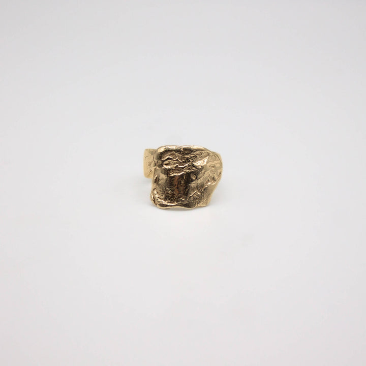 ANGVIKA // Fine silver ring with 3 small freshwater pearls