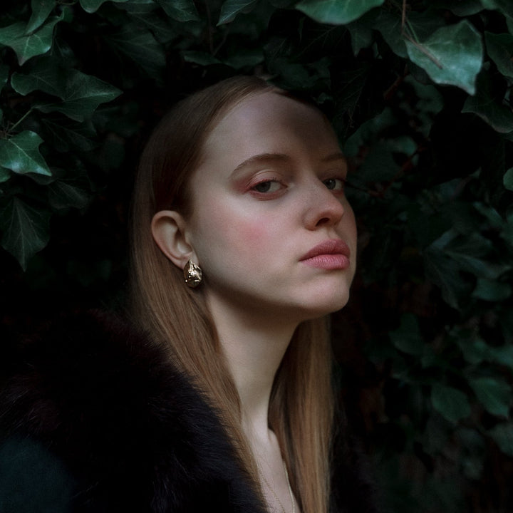 FALKEVIKA // Ear studs made of fine silver with baroque pearls