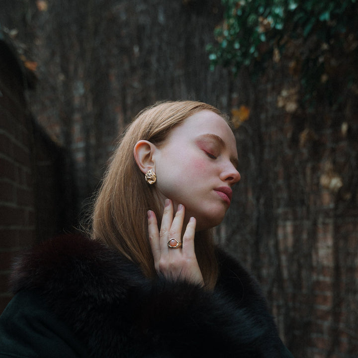 FALKEVIKA // Ear studs made of fine silver with baroque pearls