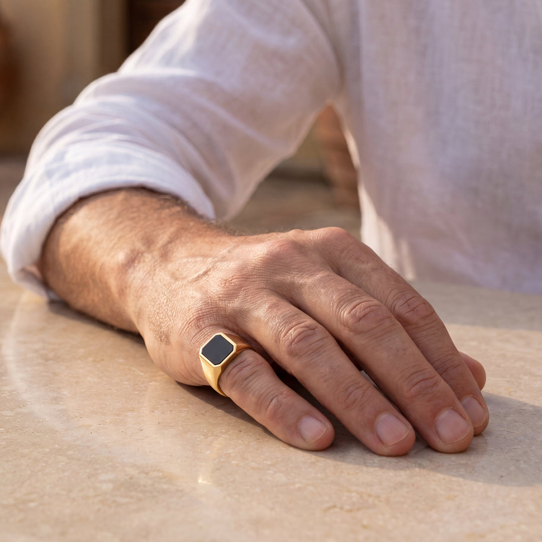 GRANKLINT // Siegelring mit schwarzem Onyx // Unisex