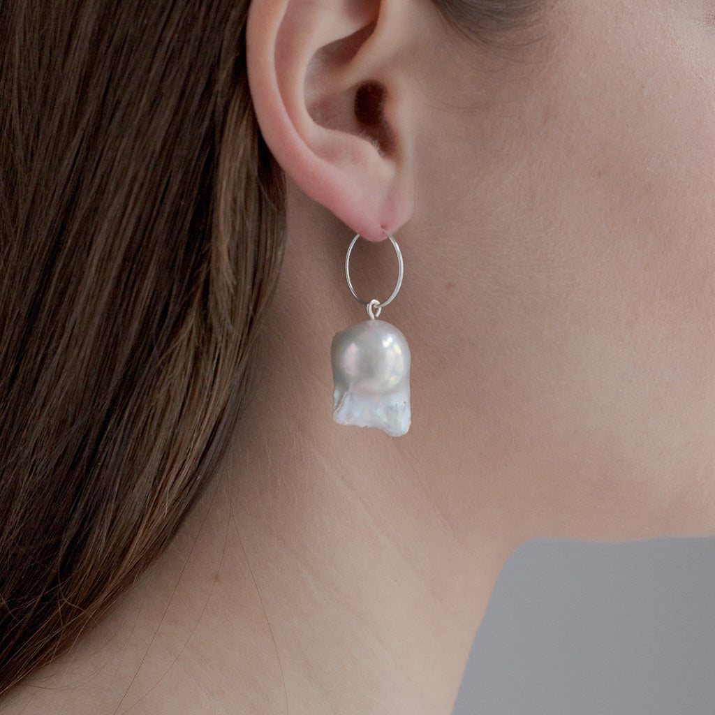 Silver baroque pearl earrings discount
