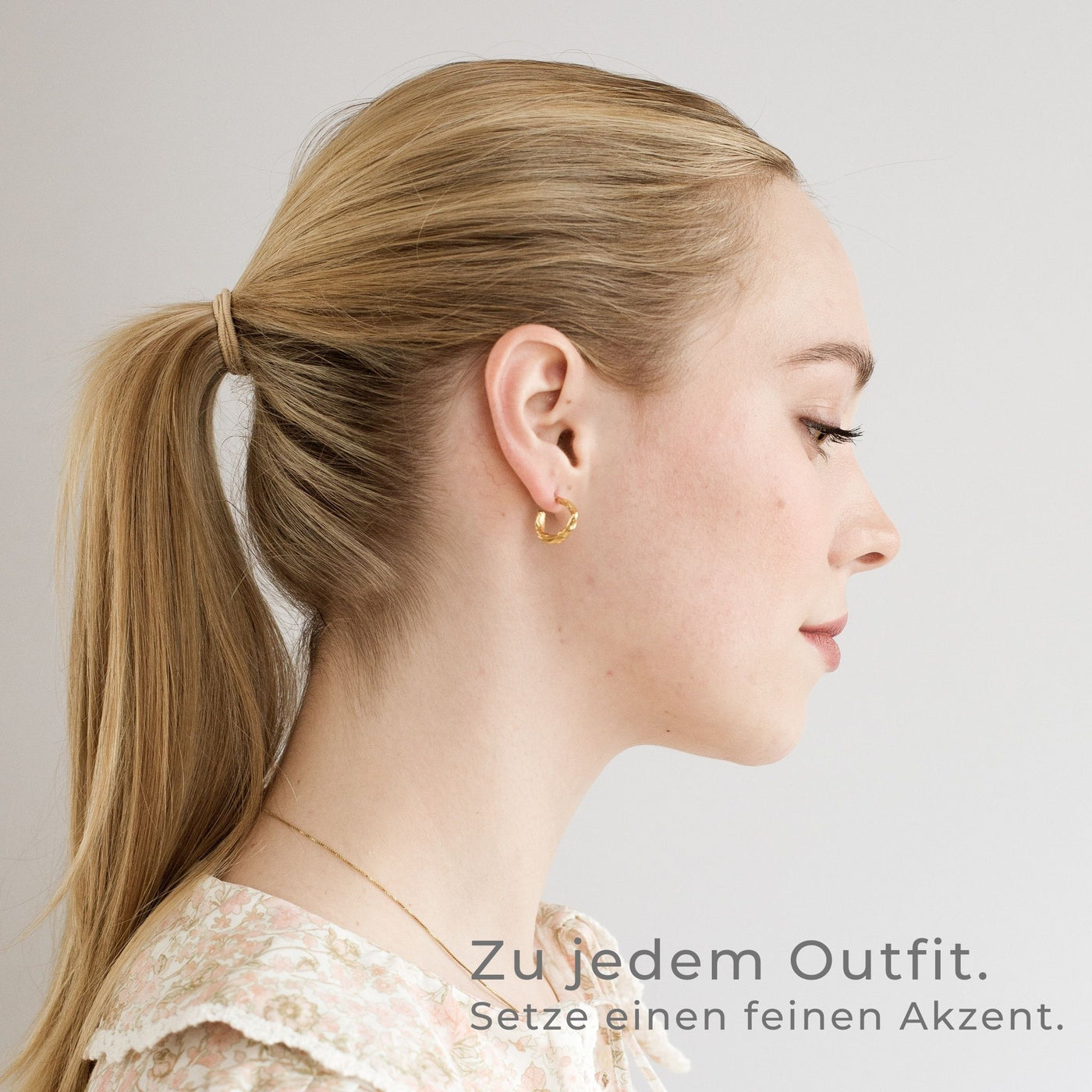 FEVIK // Small hoop earrings gold-plated