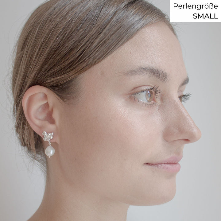 Bridal jewelry FJELLSTRAND // Ear studs with small baroque pearls