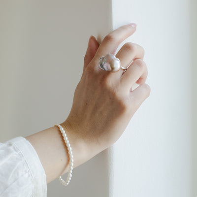 VINGSAND LAVENDER // Ring aus Sterlingsilber mit großer Barockperle - CONTESSA BERLIN