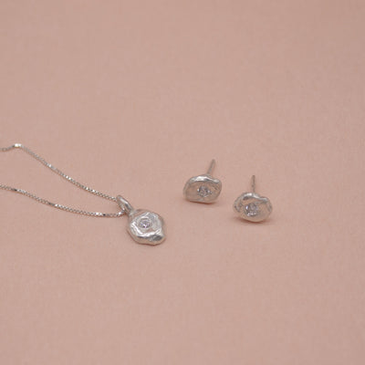 Schmuckset // LÆRDAL Ohrringe x LÆRDAL Halskette in Silber
