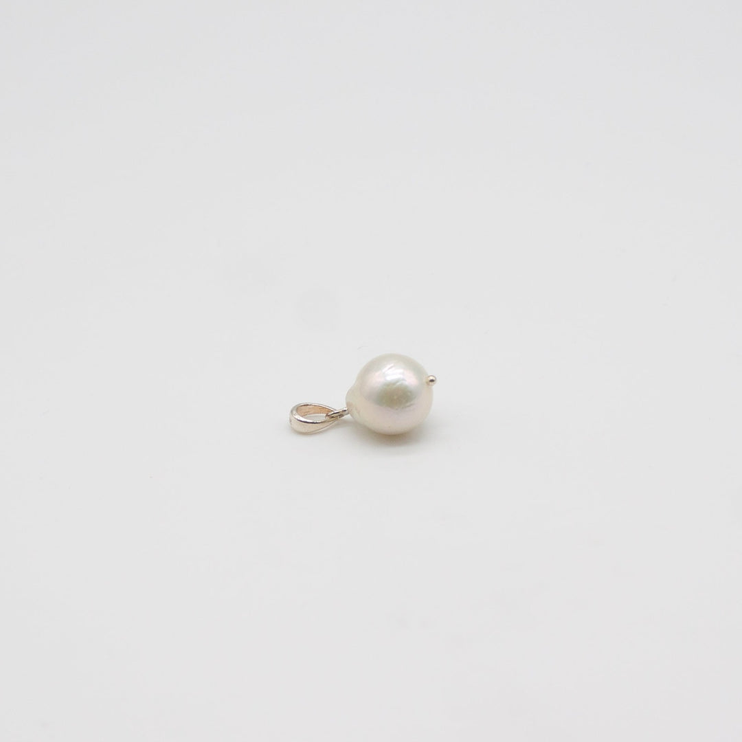 FILICUDI // Pendant in silver with baroque pearl (without chain)