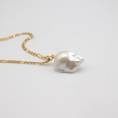 SALINA // Gold-plated necklace with baroque pearl