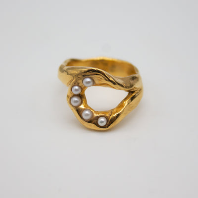 KONGELUND // Gold-plated ring with 5 fine freshwater pearls