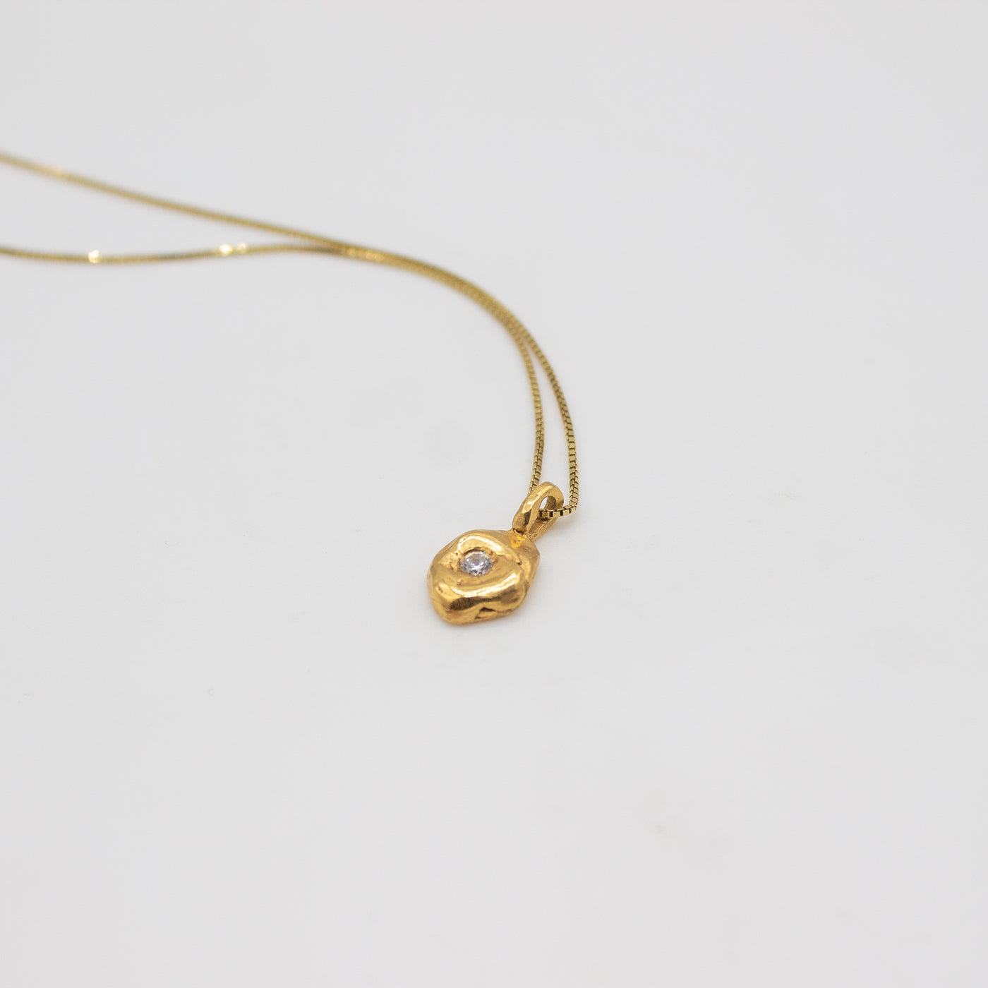 LÆRDAL // Necklace with delicate pendant gold-plated with zirconia stone 